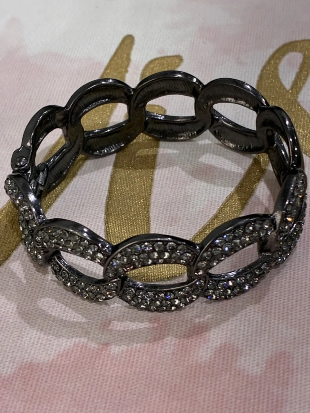 White Crystal Link Design Firm Hinge Gun Metal Bracelet - Silver Tone